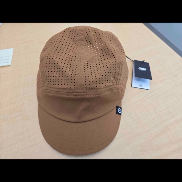 Ciele FSTCap LE Running Hat - Picture 1 of 5